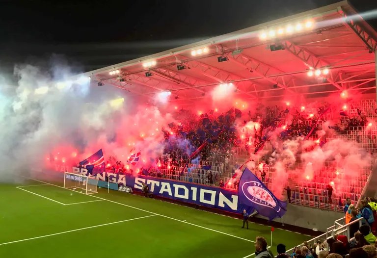 Forsidebilde til innlegget som viser Vålerenga supportere på Intility Stadion