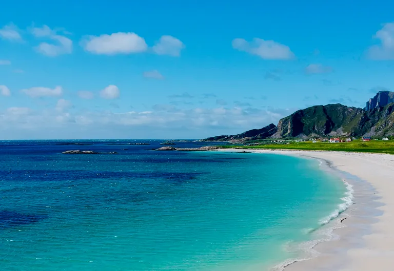 Forsidebilde til innlegget som viser strand i Nord-Norge