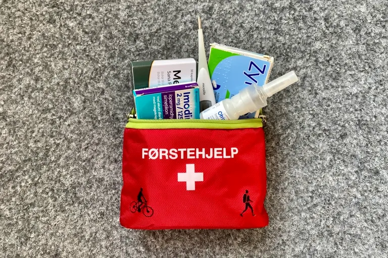 Våre tips til reiseapoteket: Pakkeliste for førstehjelpsutstyr og legemidler